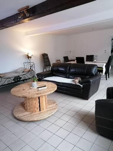Apartmán Lola Montigny-Sur-Crecy Exteriér fotografie